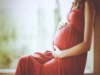 怀龙凤胎孕妇肚子有什么特征？