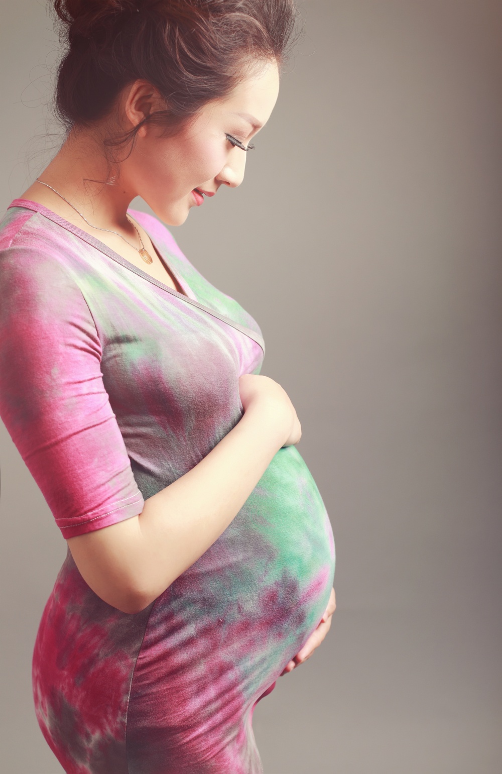 巨型大肚子孕妇的照片图片