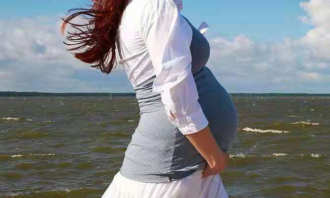 怀孕了怎样才能预防妊娠纹.jpg