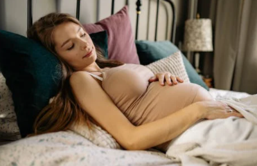 怀孕中期胸闷气短是怎么回事,如何缓解？.png