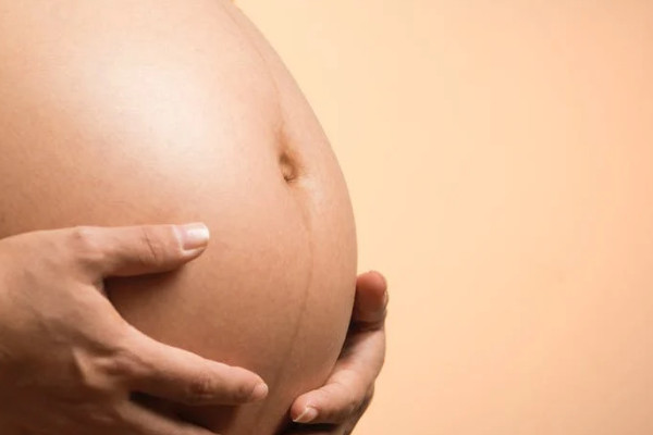怀孕三个月肚子有多大.jpg