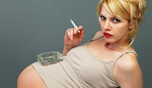 怀孕抽烟会怎么样.jpg
