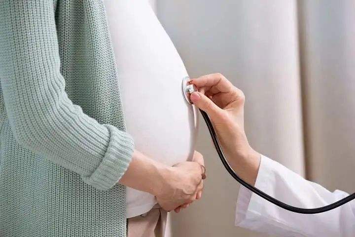 孕妇中期新冠肺炎会传染胎儿吗.jpg