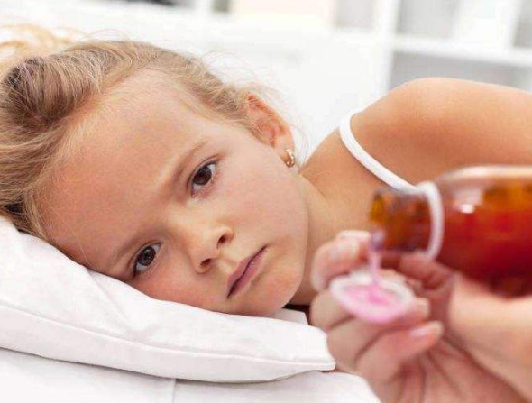 小孩发烧呕吐是什么原因