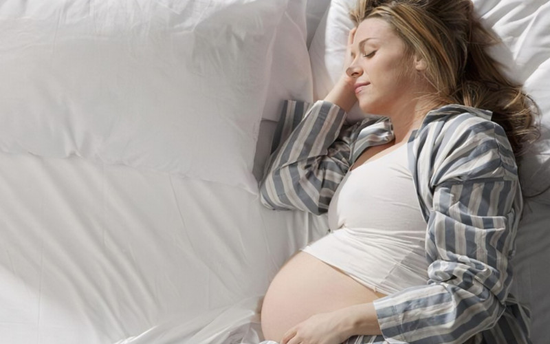 怀孕睡不着熬夜对胎儿有影响吗？.jpg