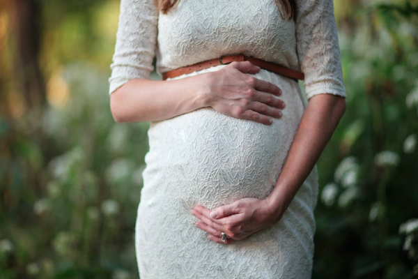 怀男孩的孕妇在孕三个月时是否会有妊娠纹出现