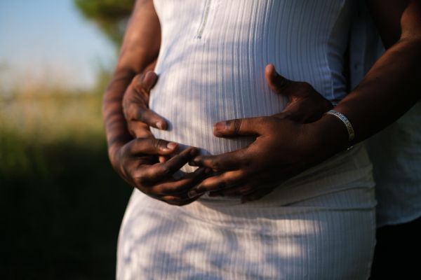 怀孕中期男女胎的胎儿睡姿有何不同.jpg