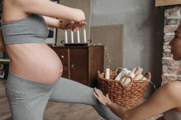 备孕期间女人吃什么促进排卵？怎么做容易怀孕？.jpg