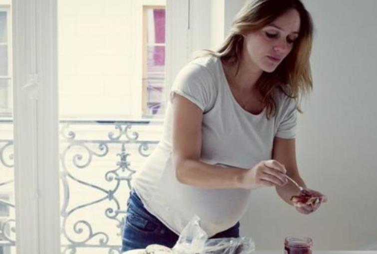 孕妇怎么吃营养均衡的食物？要避免哪些不健康的食物？.jpg