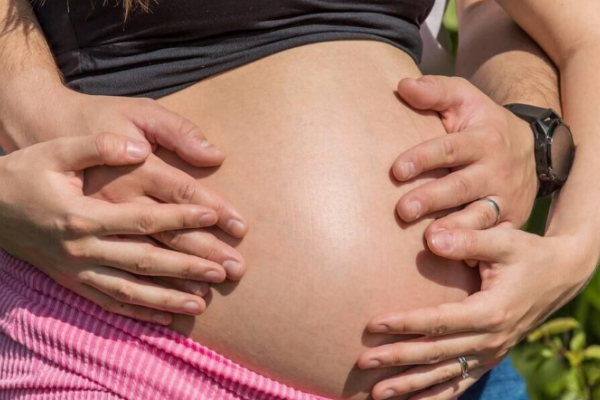 孕妈妈孕期里的饮食要怎么安排？孕期饮食不健康会影响宝宝吗？.png