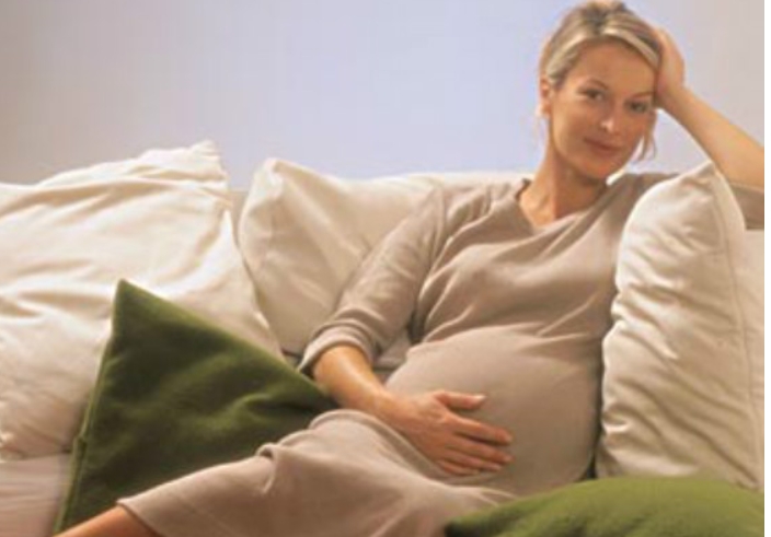 怀孕期间吃什么对胎儿发育好.jpg