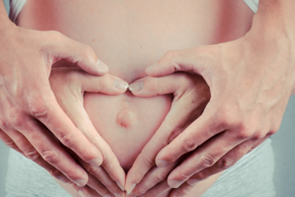 为什么怀孕会导致肚脐线歪斜？.png