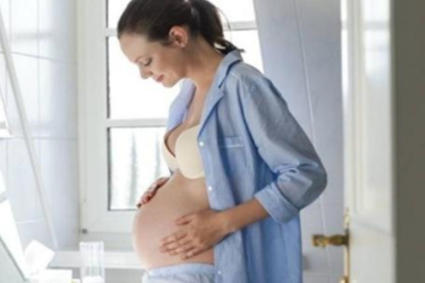 怀男宝的妊娠线特征是什么呢？.png