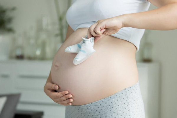 孕妇腰累对胎儿有影响吗？.png