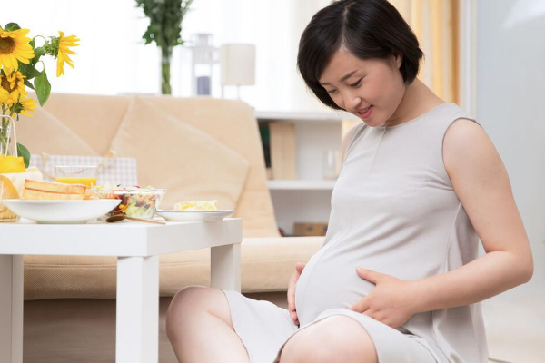 孕期胎宝缺氧会出现什么症状？.png