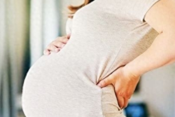 怀孕初期子宫有积液是怎么回事？.png