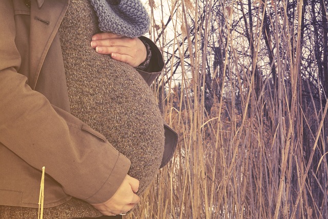 孕早期怎样知道宝宝是否健康.jpg