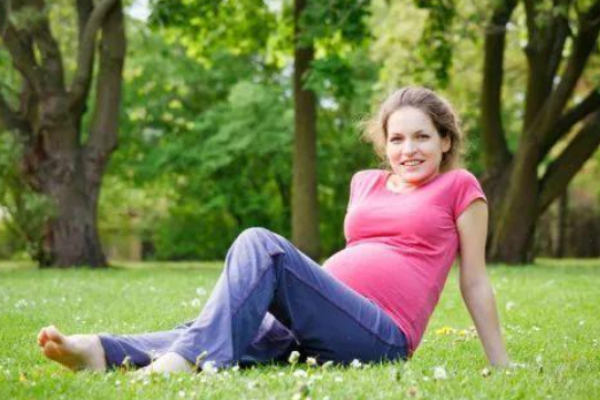 妊娠期内剧吐是什么原因引起的？.png