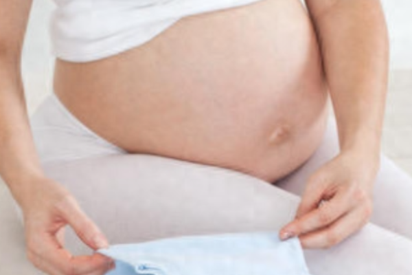 孕初期的乳房胀痛问题是怎么回事？.png