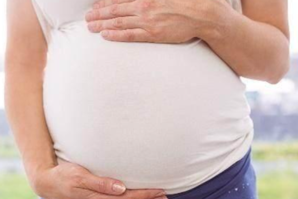 孕初期一动就累气喘是什么原因？.png