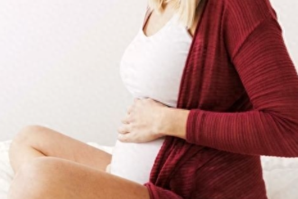 孕初期肚子拉扯痛的原因有哪些？.png