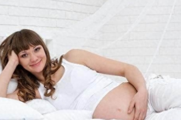 孕期里胎儿缺氧会有哪些反应和症状？.png