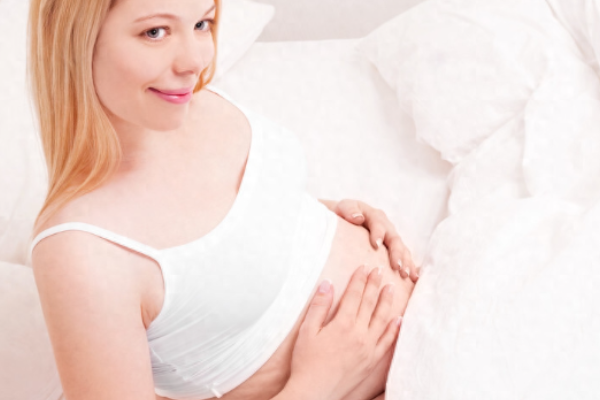 怀孕四周的女性要补充哪些营养？.png