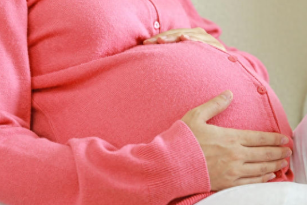 孕早期哪些症状说明胎儿在正常发育？.png