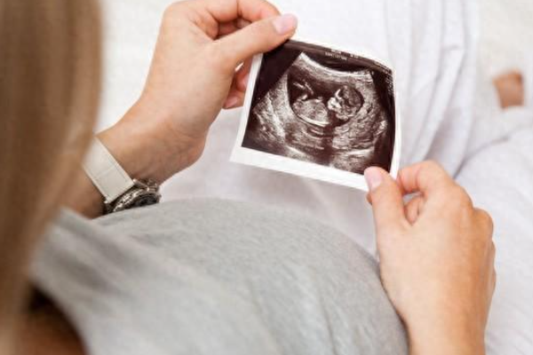 孕妇怀男孩的孕期症状有哪些？.png