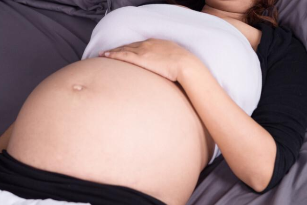 孕初期有孕吐反应是什么原因？.png