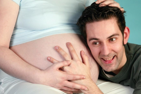 怀孕初期不孕吐是胎停吗？.png