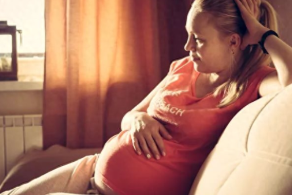 怀孕初期的小腹痛是怎么回事？.png